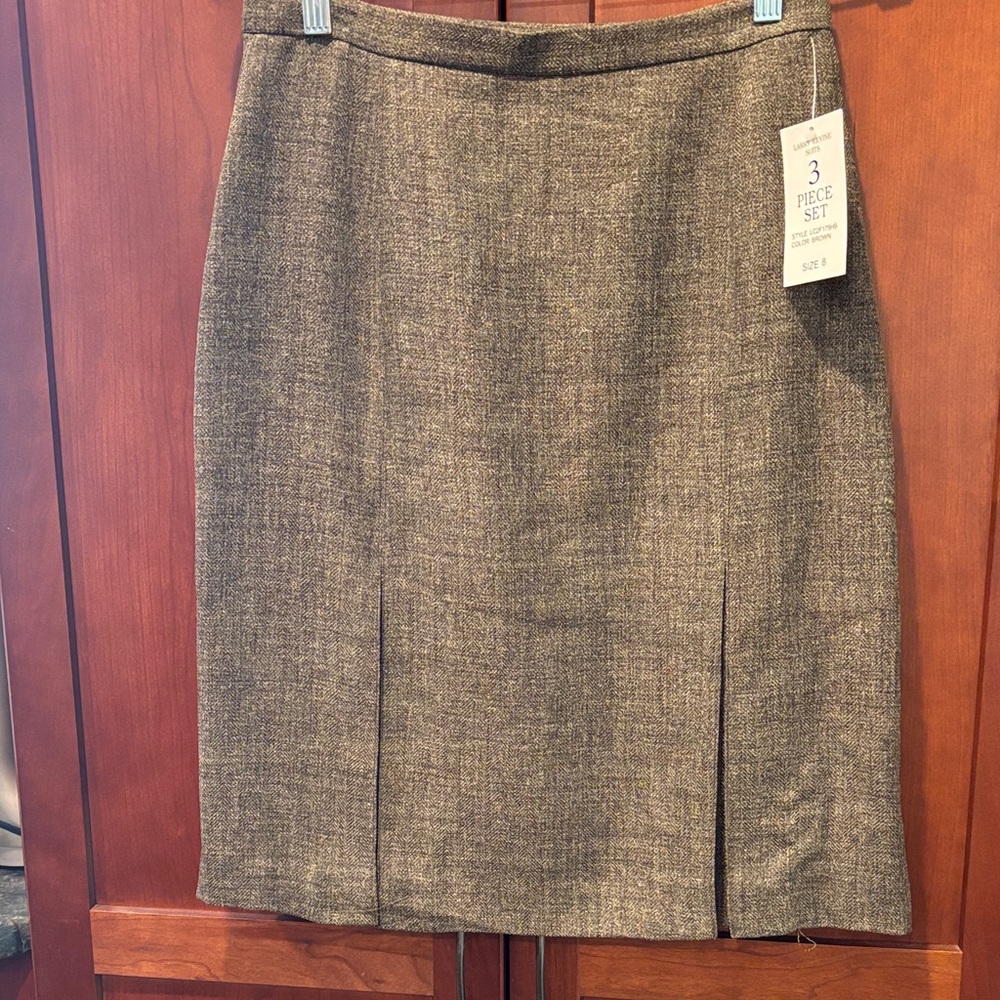 Elegant Brown Tweed Skirt with bottom pleats front and back. Classy.